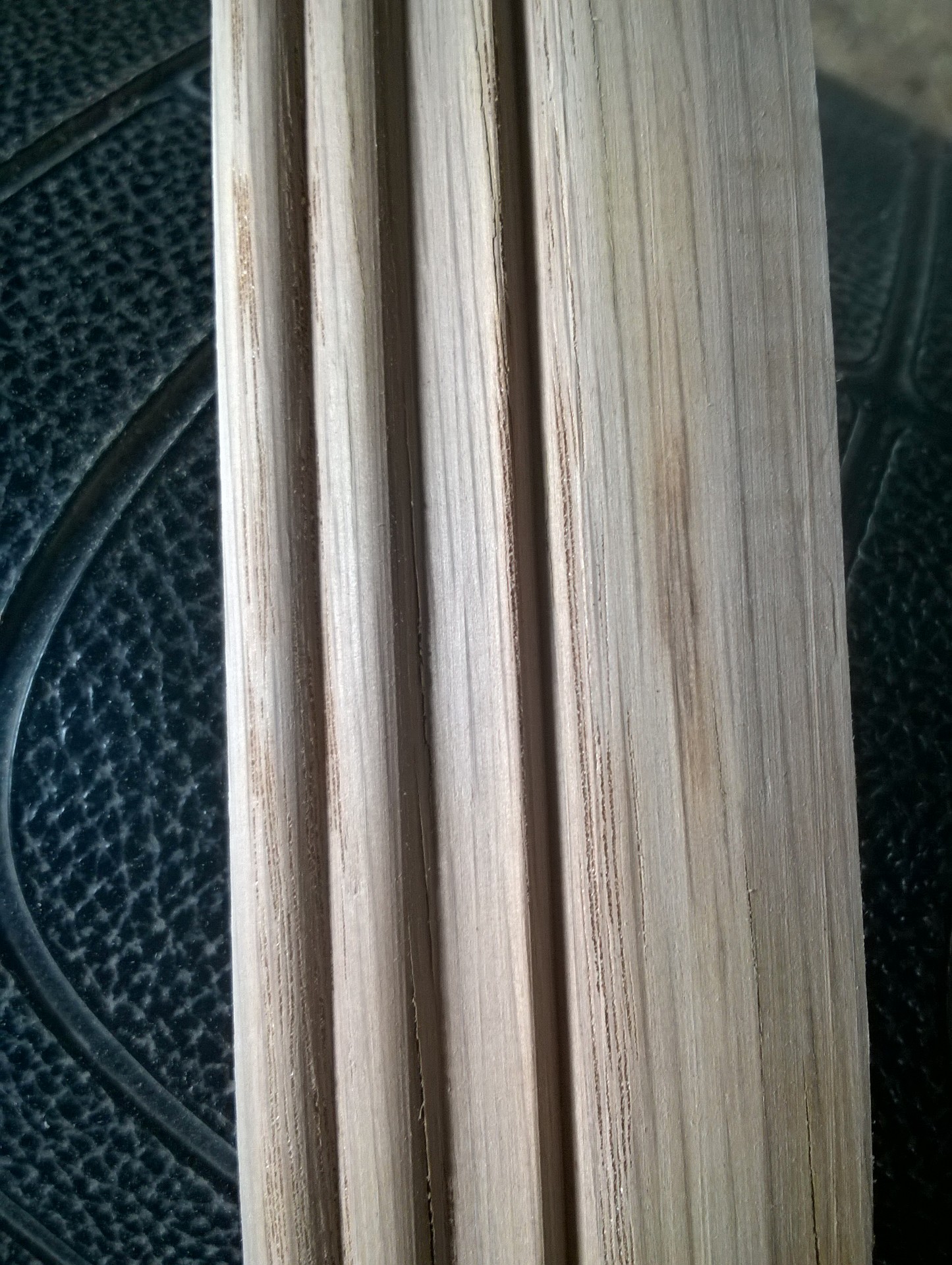 Phào chỉ gỗ tần bì - Công Ty TNHH Hiệp Nhất Tâm